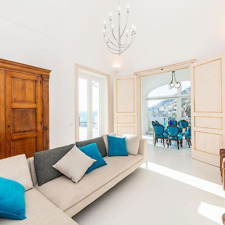 Amore Rentals - Palazzo Della Storia Amalfi Luaran gambar