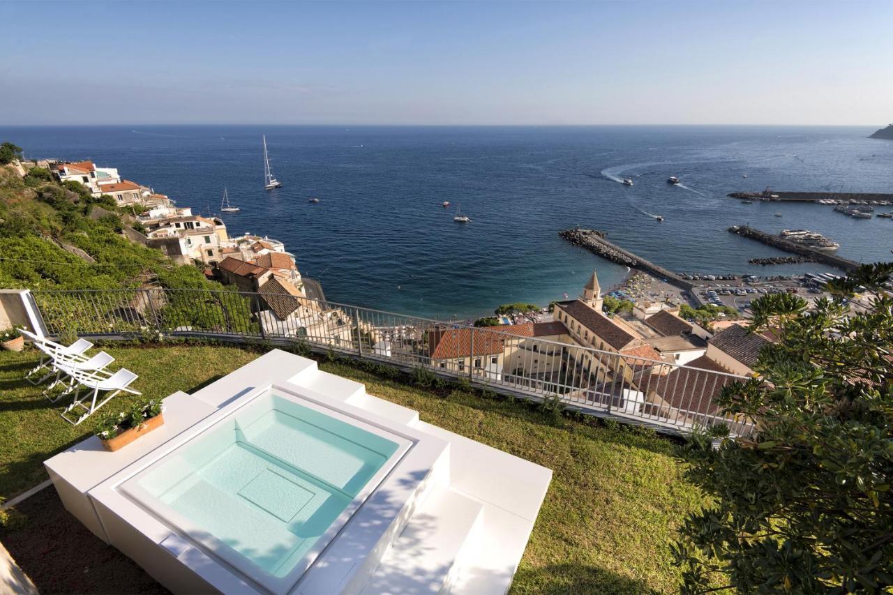 Amore Rentals - Palazzo Della Storia Amalfi Luaran gambar