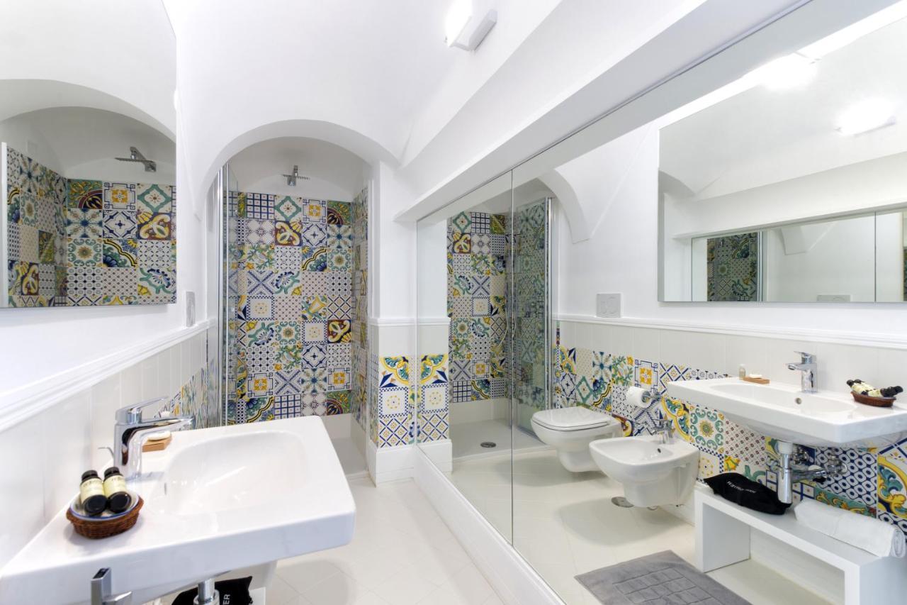 Amore Rentals - Palazzo Della Storia Amalfi Luaran gambar