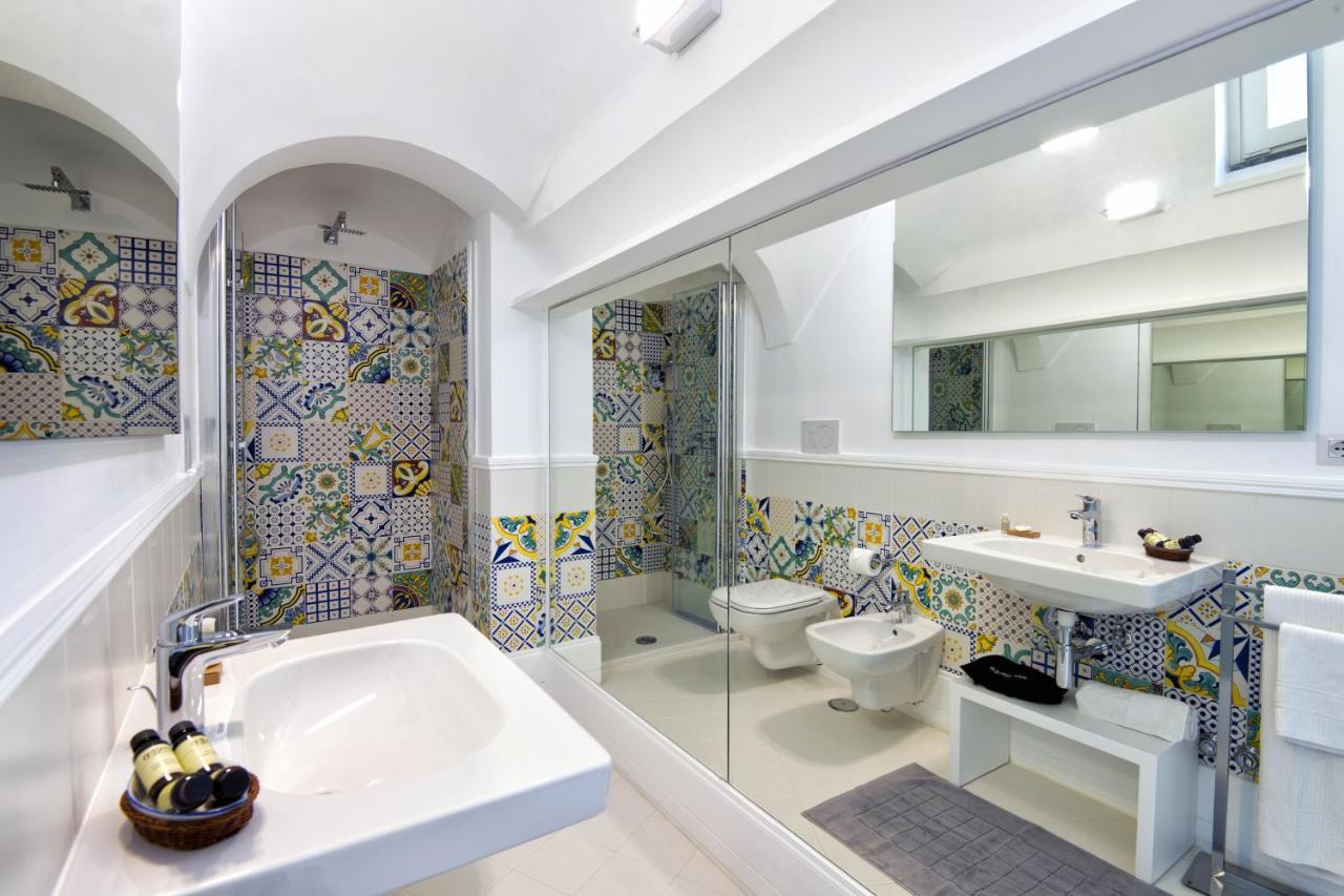 Amore Rentals - Palazzo Della Storia Amalfi Luaran gambar