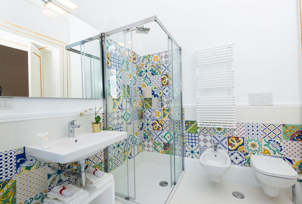 Amore Rentals - Palazzo Della Storia Amalfi Luaran gambar