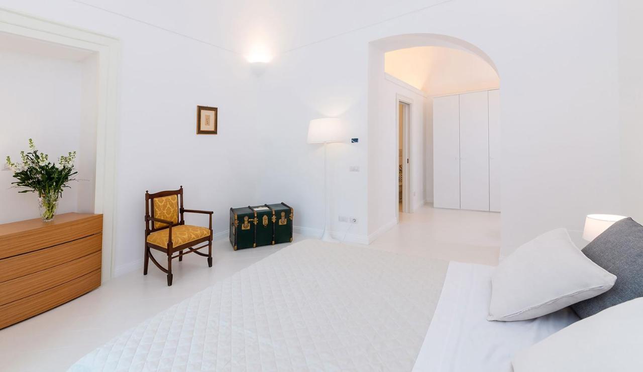 Amore Rentals - Palazzo Della Storia Amalfi Luaran gambar