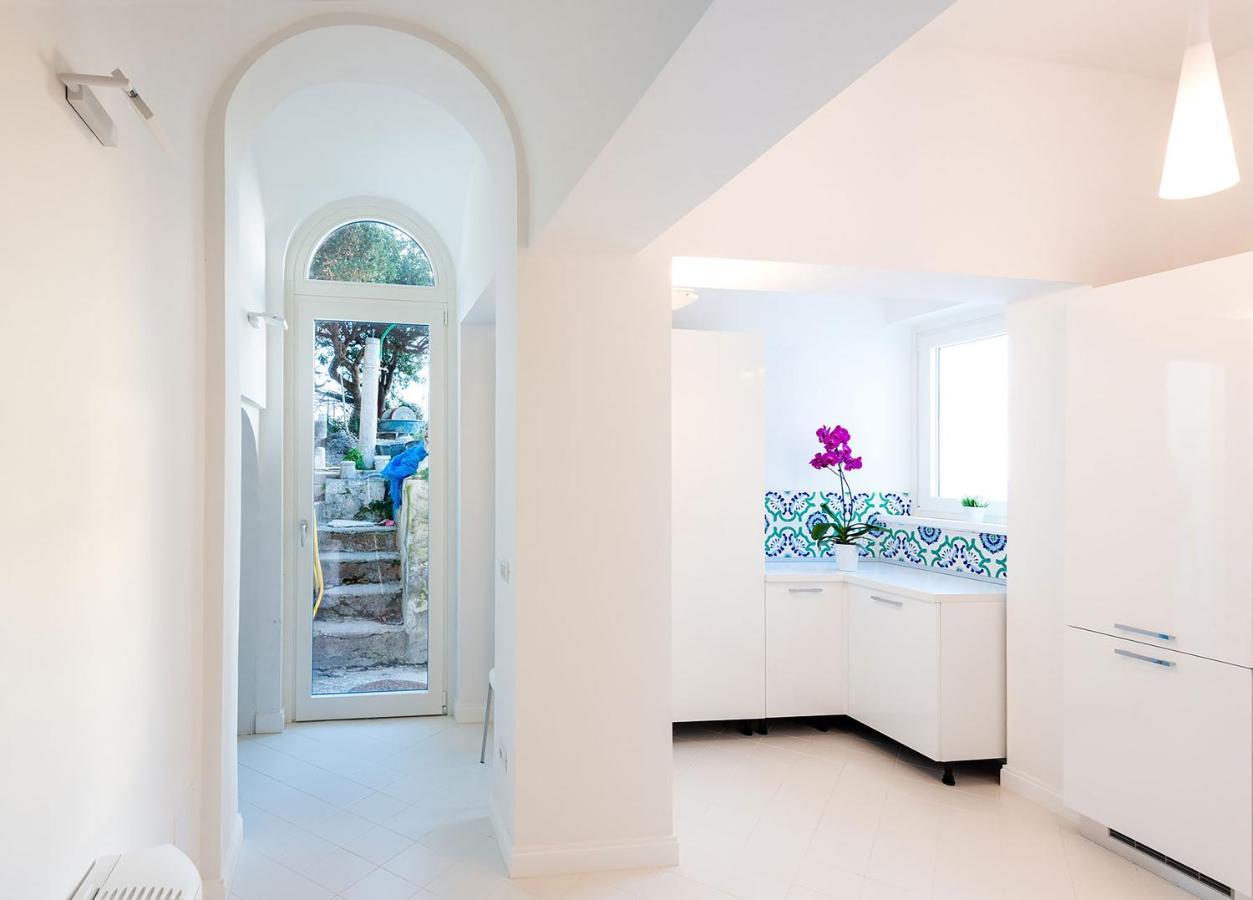 Amore Rentals - Palazzo Della Storia Amalfi Luaran gambar