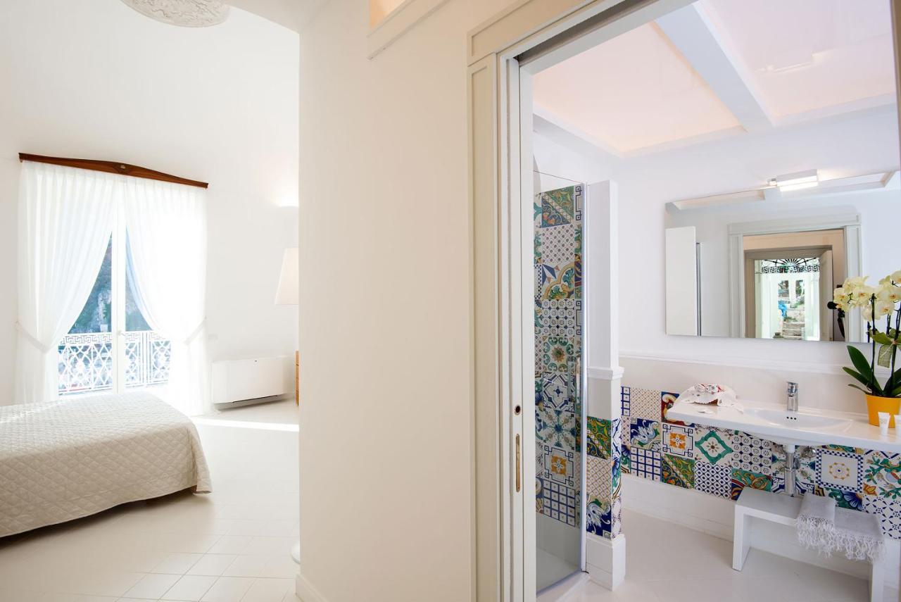 Amore Rentals - Palazzo Della Storia Amalfi Luaran gambar