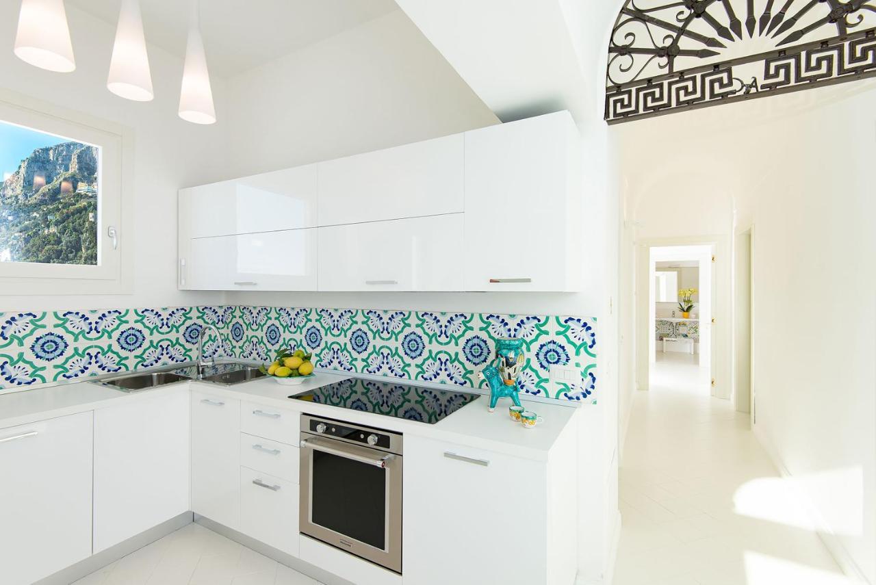 Amore Rentals - Palazzo Della Storia Amalfi Luaran gambar