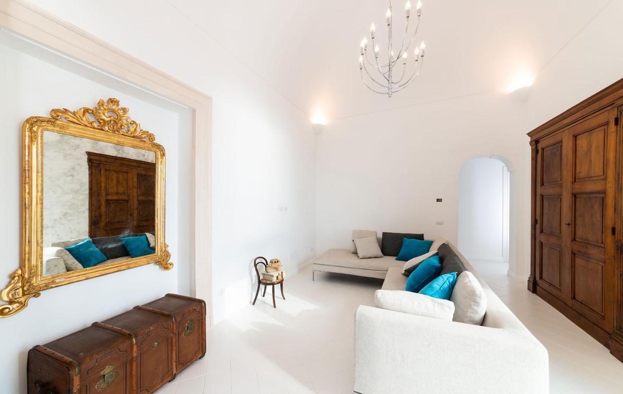 Amore Rentals - Palazzo Della Storia Amalfi Luaran gambar