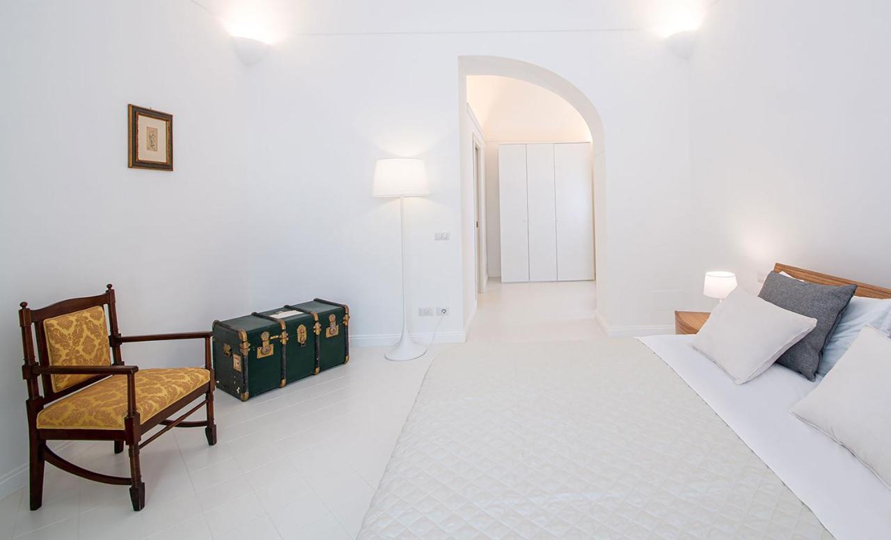 Amore Rentals - Palazzo Della Storia Amalfi Luaran gambar