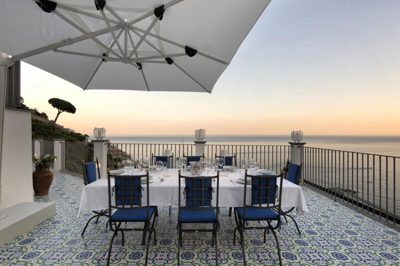 Amore Rentals - Palazzo Della Storia Amalfi Luaran gambar
